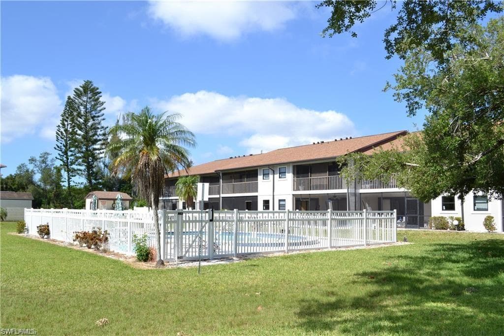 10022 Oxfordshire LN # 206, FORT MYERS FL 33908-37