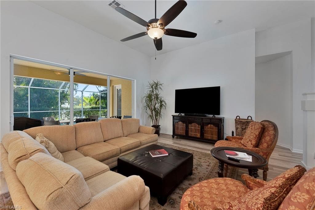 5005 Old Pond DR, NAPLES FL 34104-4