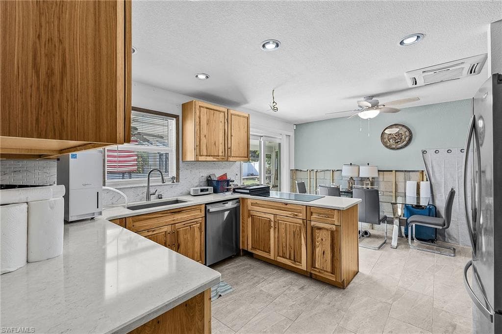 4826 E Riverside DR, FORT MYERS FL 33905-12