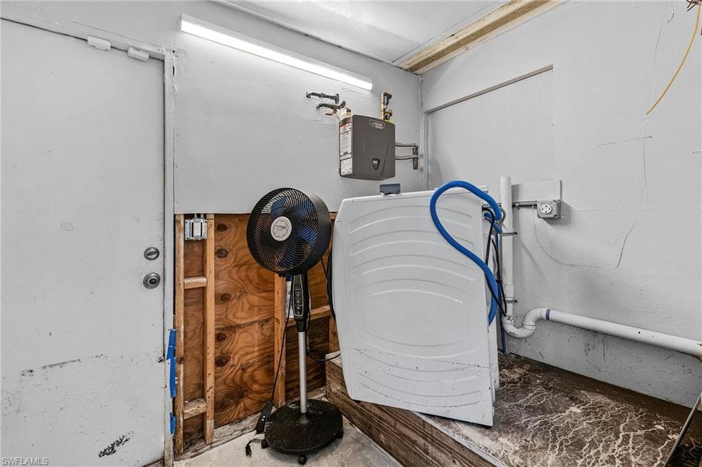 4826 E Riverside DR, FORT MYERS FL 33905-19