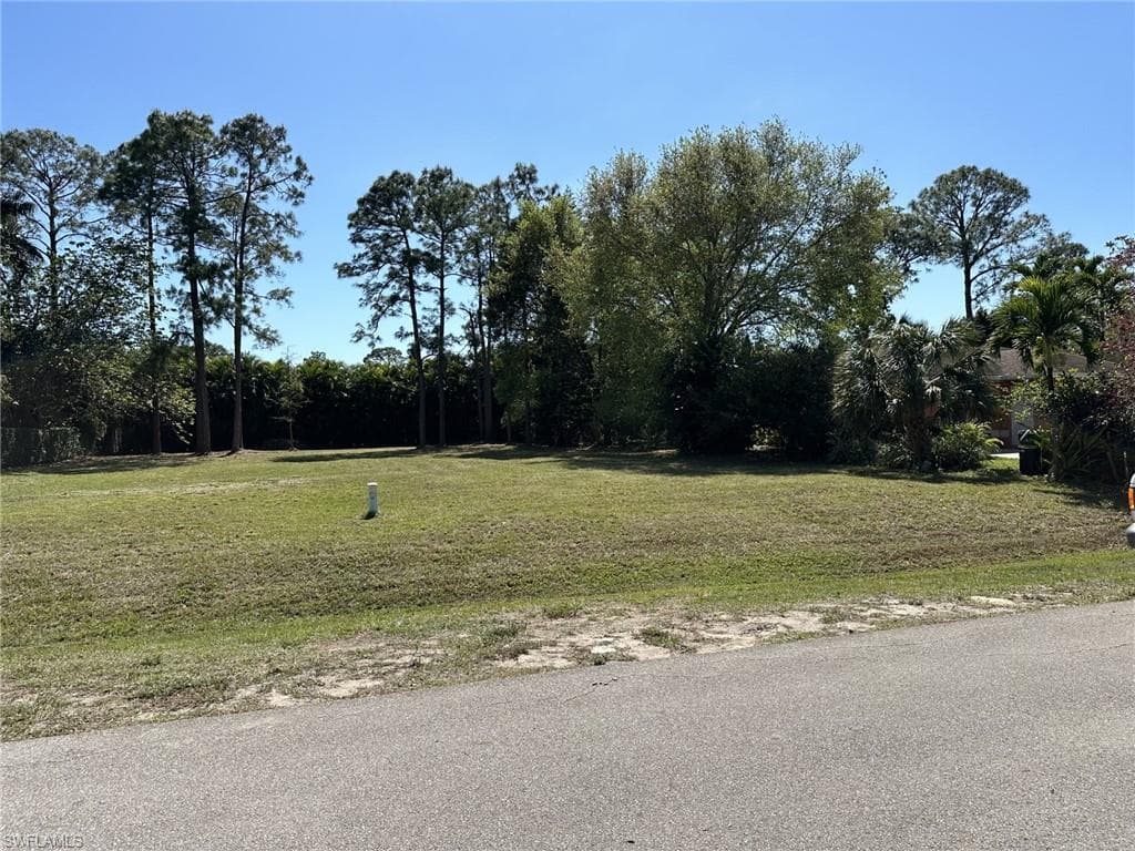 734 Pine Cone LN, NAPLES FL 34104-2