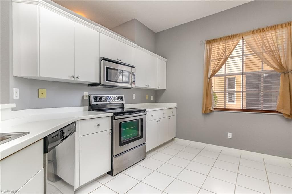 2684 Sunset Lake DR, CAPE CORAL FL 33909-3