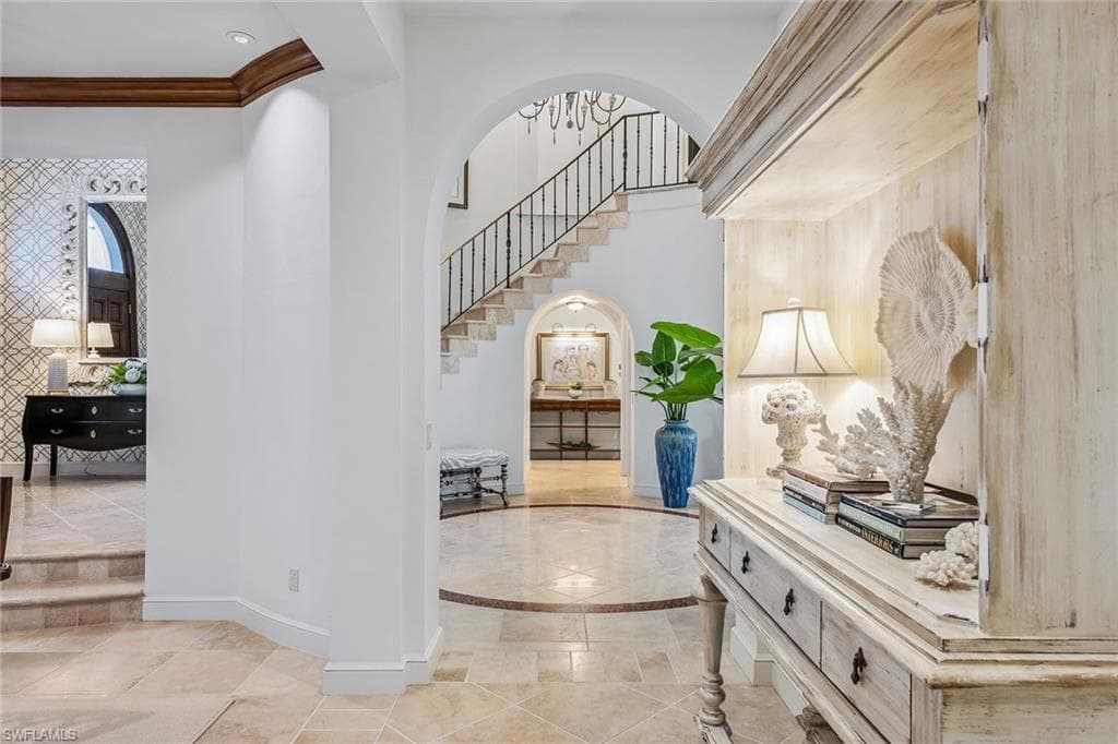 837 Barcarmil WAY, NAPLES FL 34110-4