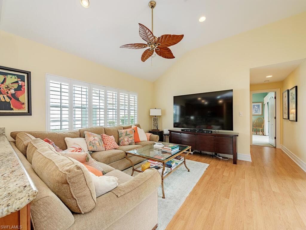 143 Edgemere WAY S, NAPLES FL 34105-2