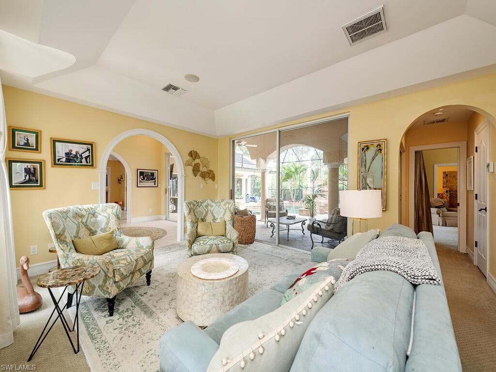 143 Edgemere WAY S, NAPLES FL 34105-4