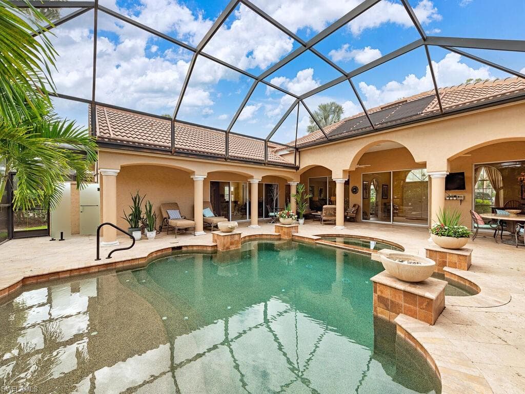143 Edgemere WAY S, NAPLES FL 34105-19