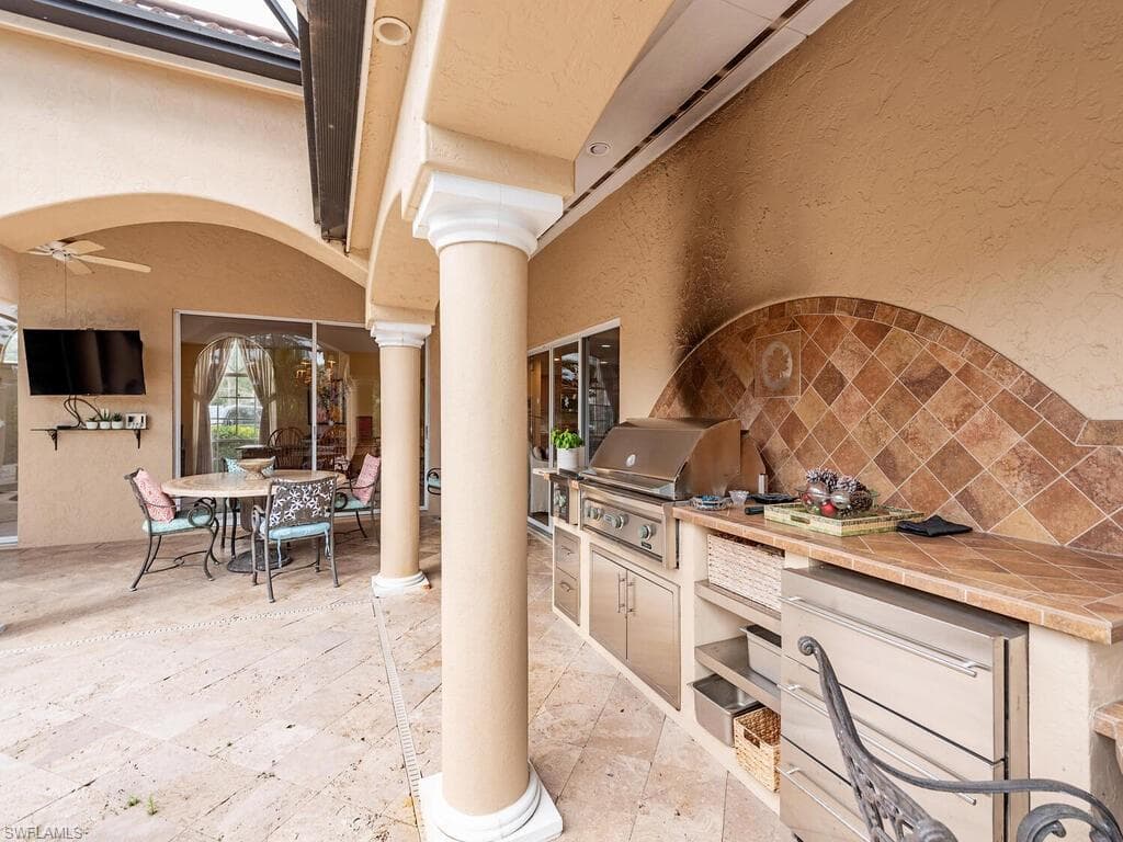143 Edgemere WAY S, NAPLES FL 34105-14