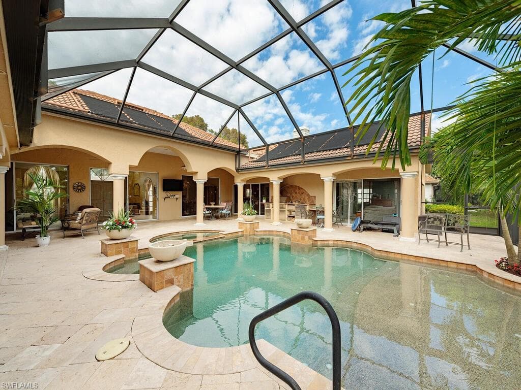 143 Edgemere WAY S, NAPLES FL 34105-18