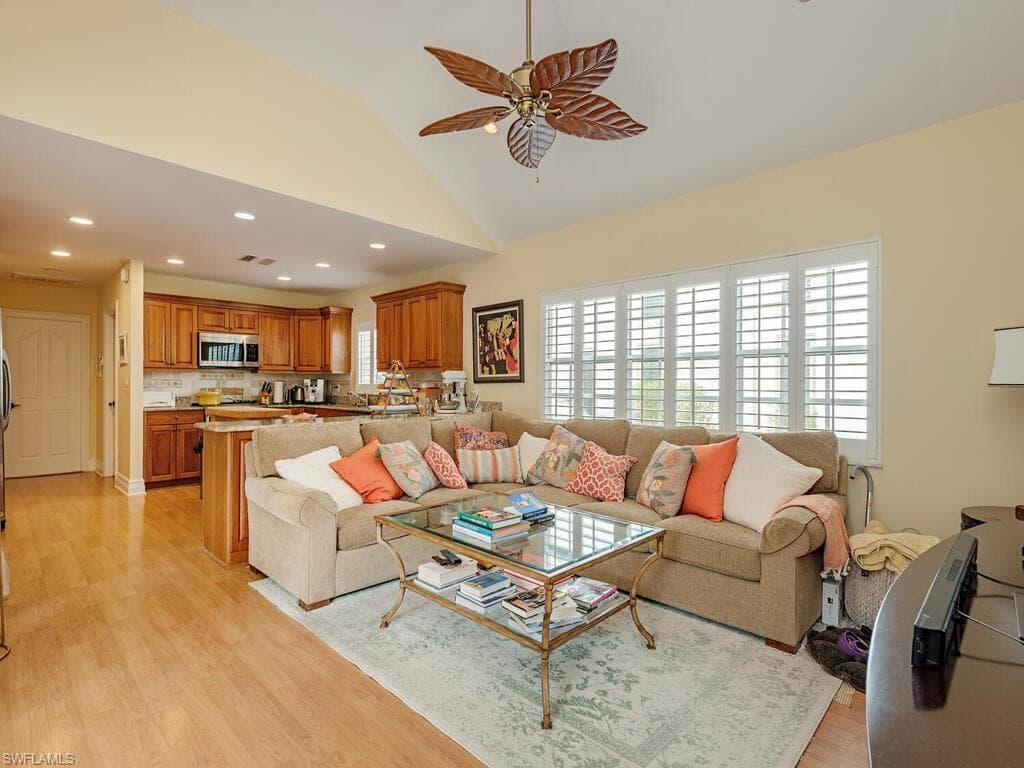 143 Edgemere WAY S, NAPLES FL 34105-3