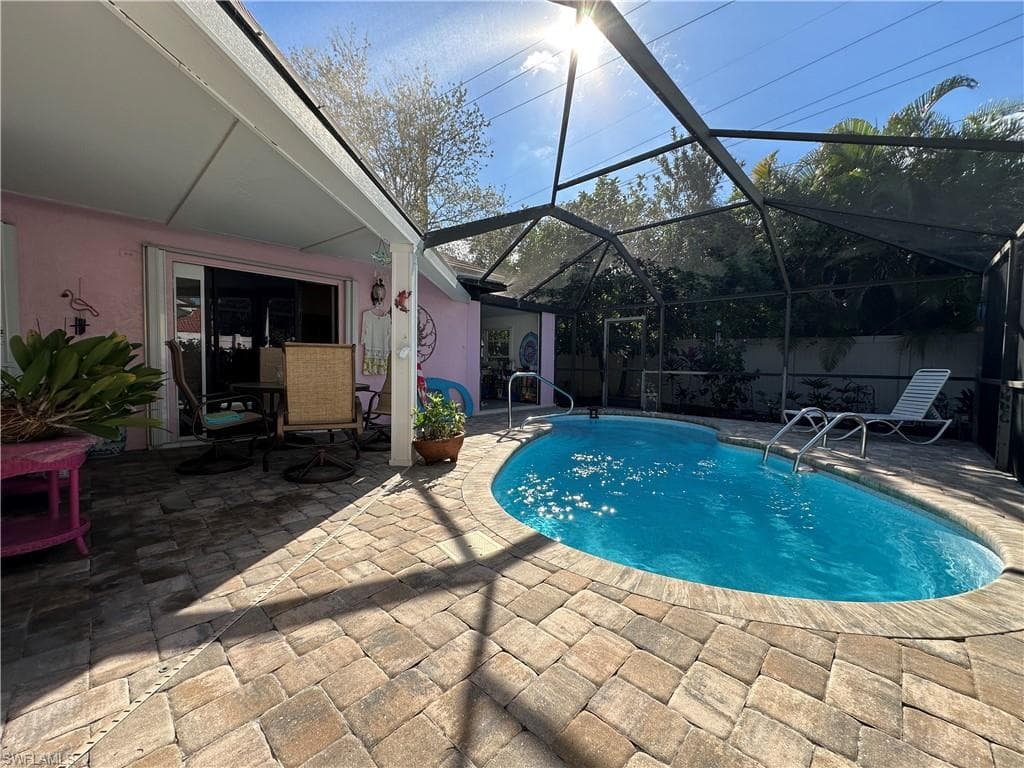 1315 Naples Lake DR, NAPLES FL 34104-21