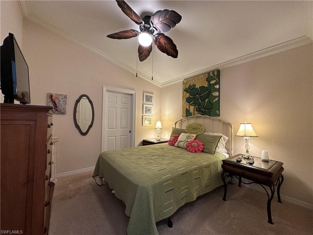 1315 Naples Lake DR, NAPLES FL 34104-18