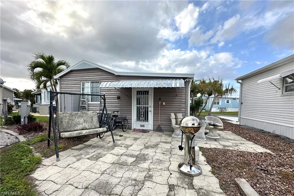 4711 Pilgrims WAY W, ESTERO FL 33928-3