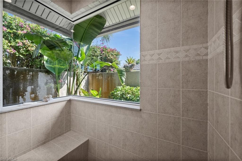 2440 RIVER REACH DR, NAPLES FL 34104-15