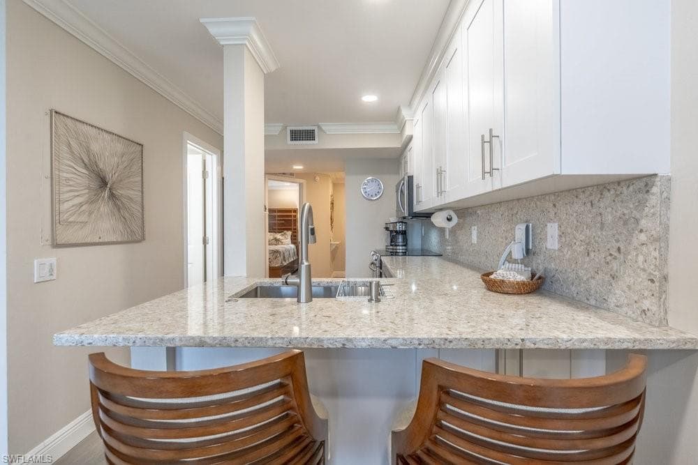 10 Tampa PL # 203, MARCO ISLAND FL 34145-3