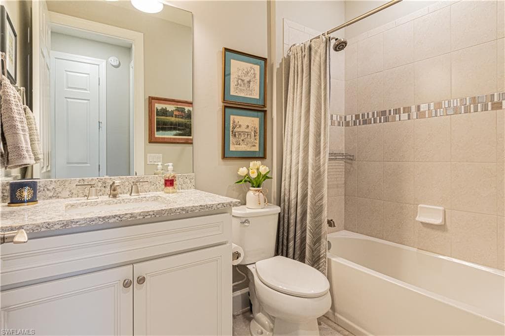 7658 Jacaranda LN, NAPLES FL 34114-27