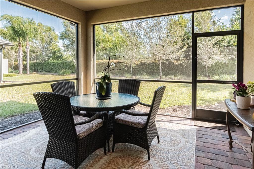 7658 Jacaranda LN, NAPLES FL 34114-30