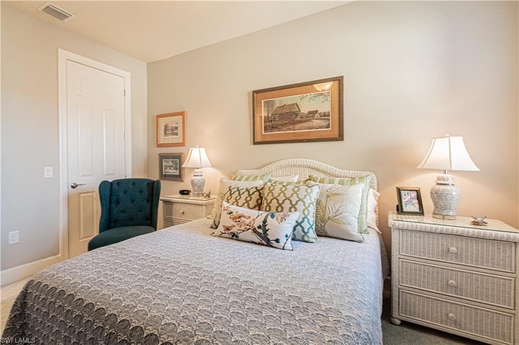 7658 Jacaranda LN, NAPLES FL 34114-24