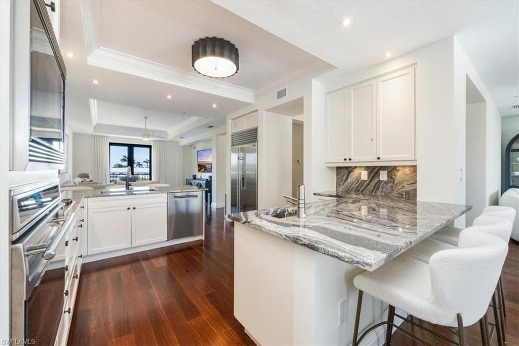 1530 5th AVE S # 208C, NAPLES FL 34102-8