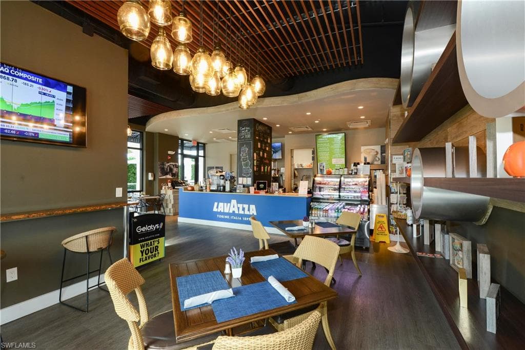 1530 5th AVE S # 208C, NAPLES FL 34102-44