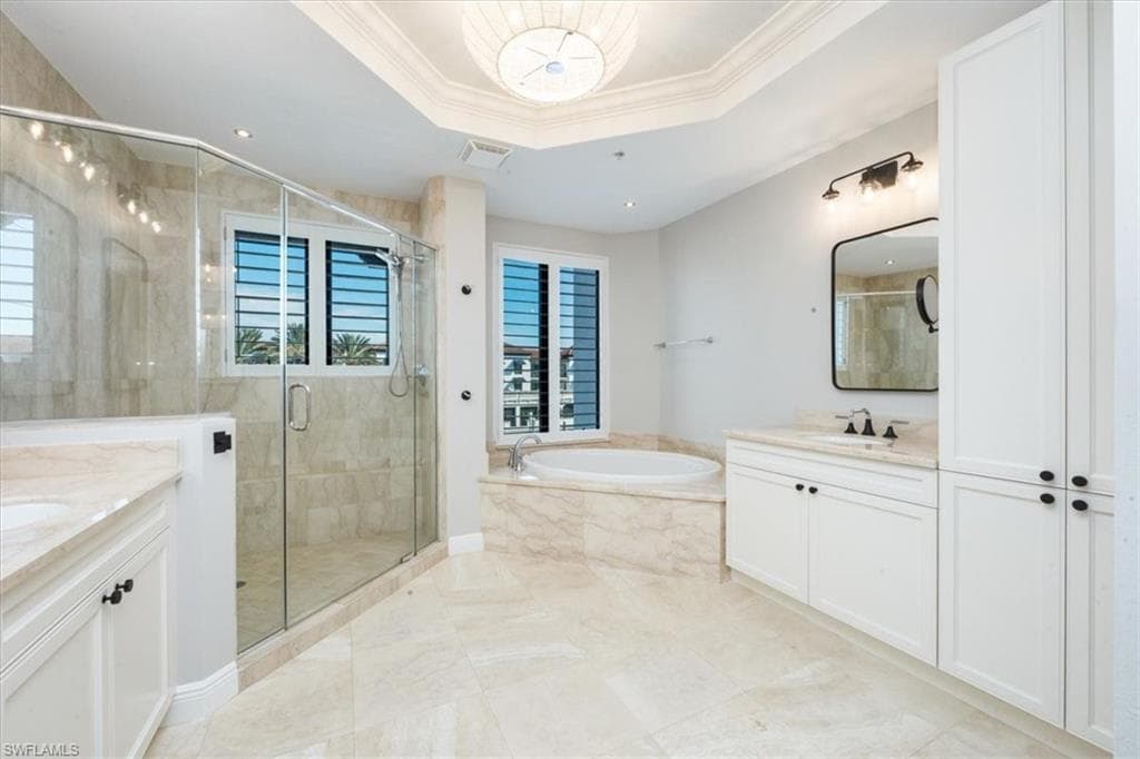 1530 5th AVE S # 208C, NAPLES FL 34102-18