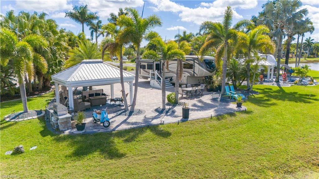 10211 Surfwood CT, FORT MYERS FL 33905-5