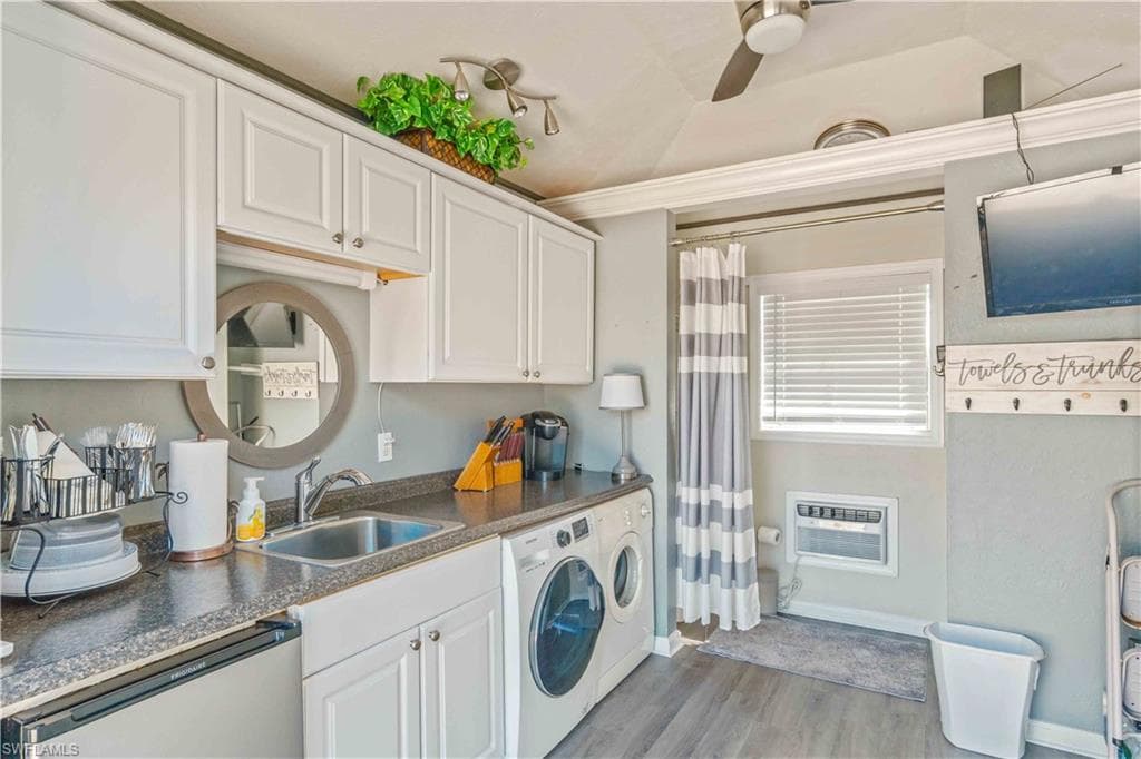 10211 Surfwood CT, FORT MYERS FL 33905-15