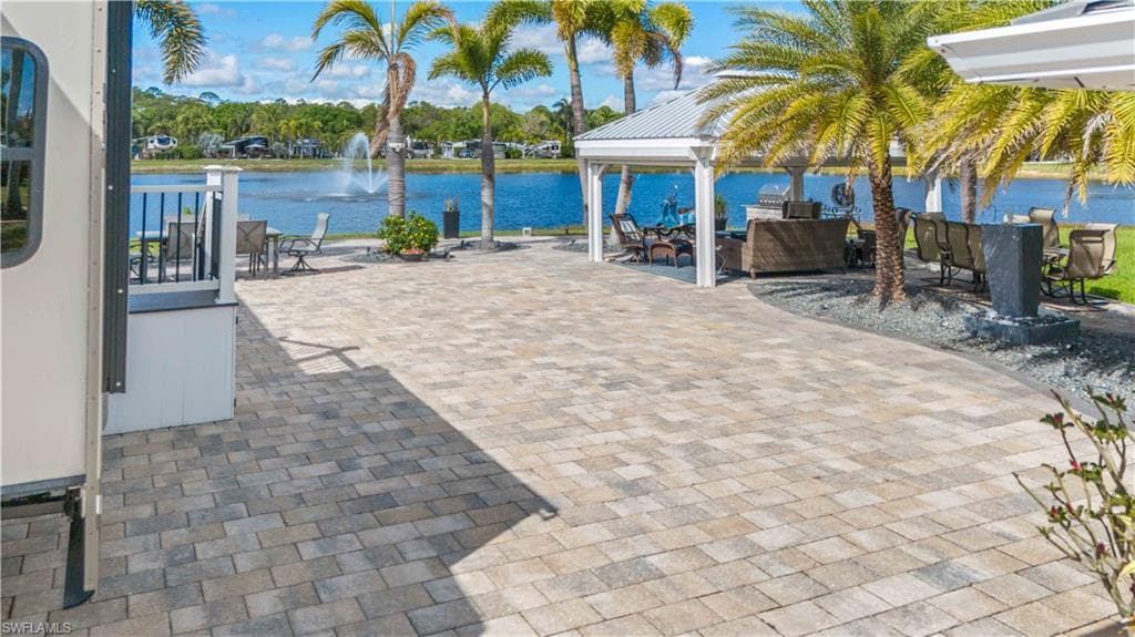 10211 Surfwood CT, FORT MYERS FL 33905-7