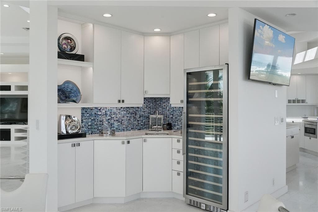 795 Waterside DR-23