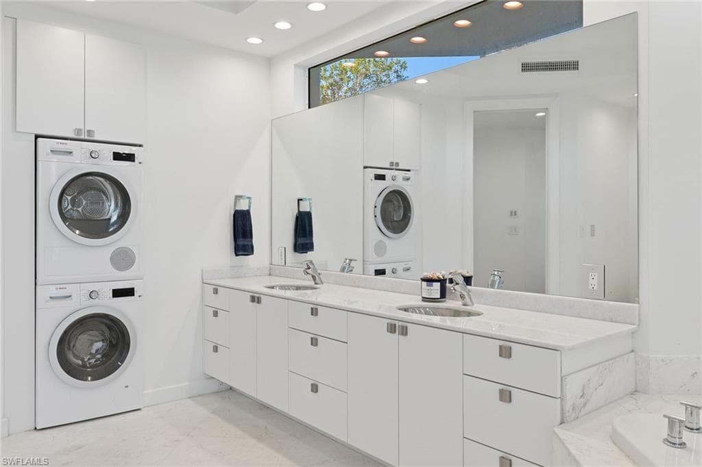 795 Waterside DR-40