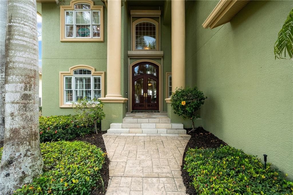 5701 Harborage DR, FORT MYERS FL 33908-2