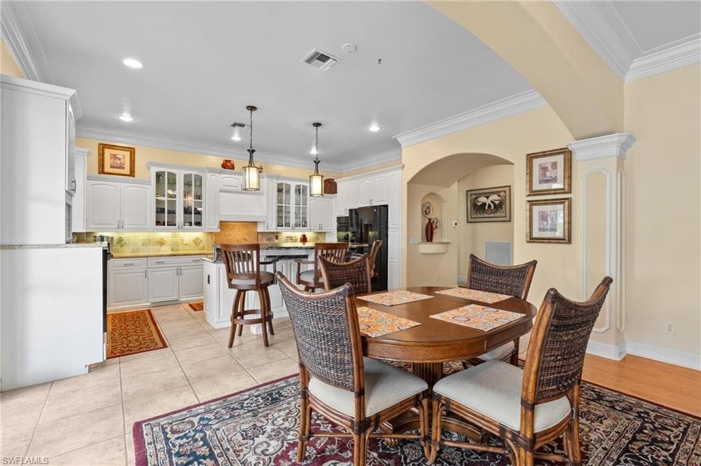 5701 Harborage DR, FORT MYERS FL 33908-9