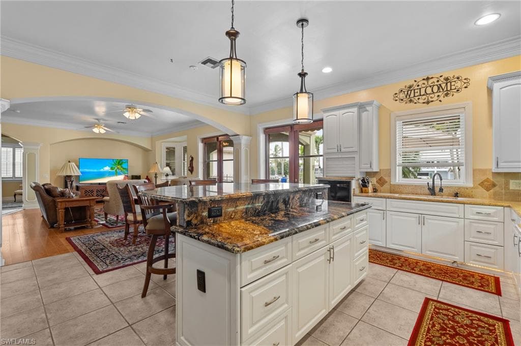 5701 Harborage DR, FORT MYERS FL 33908-13