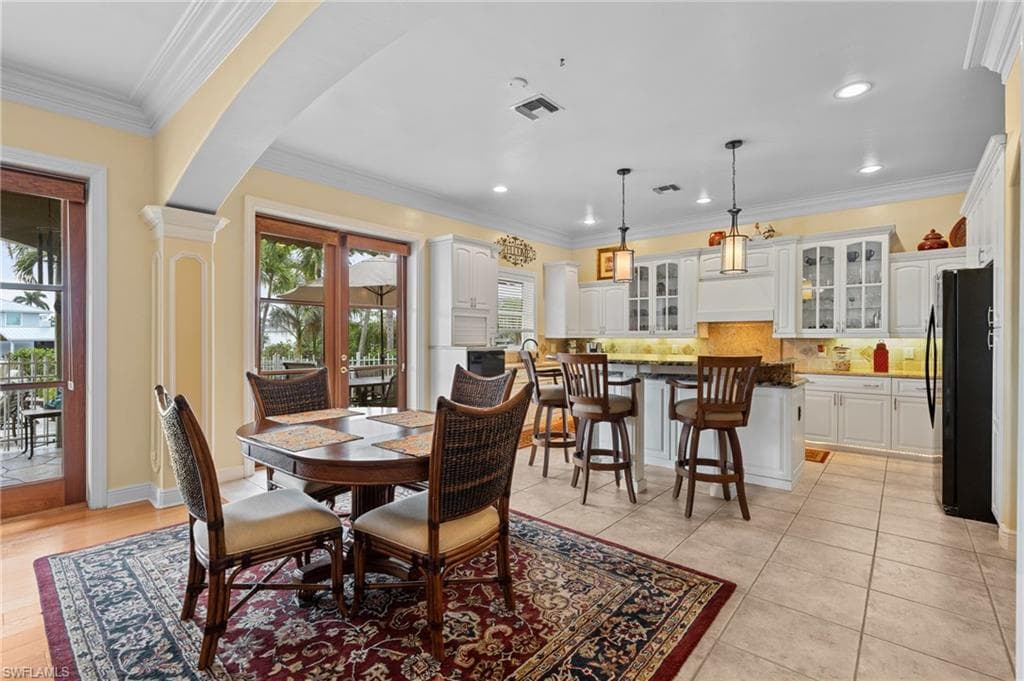 5701 Harborage DR, FORT MYERS FL 33908-10