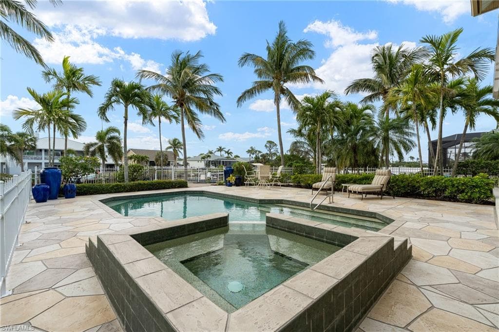 5701 Harborage DR, FORT MYERS FL 33908-43