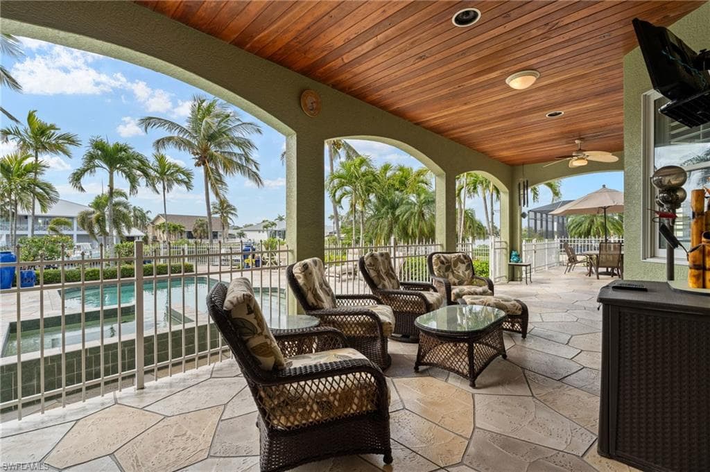 5701 Harborage DR, FORT MYERS FL 33908-39