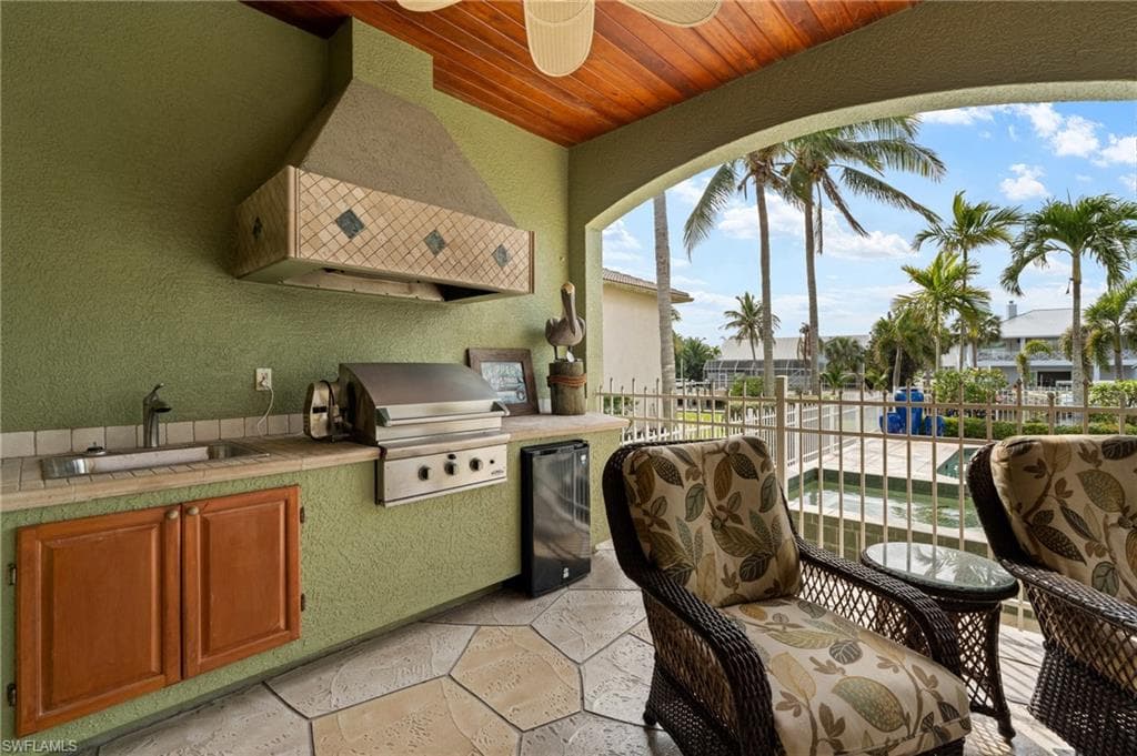 5701 Harborage DR, FORT MYERS FL 33908-38