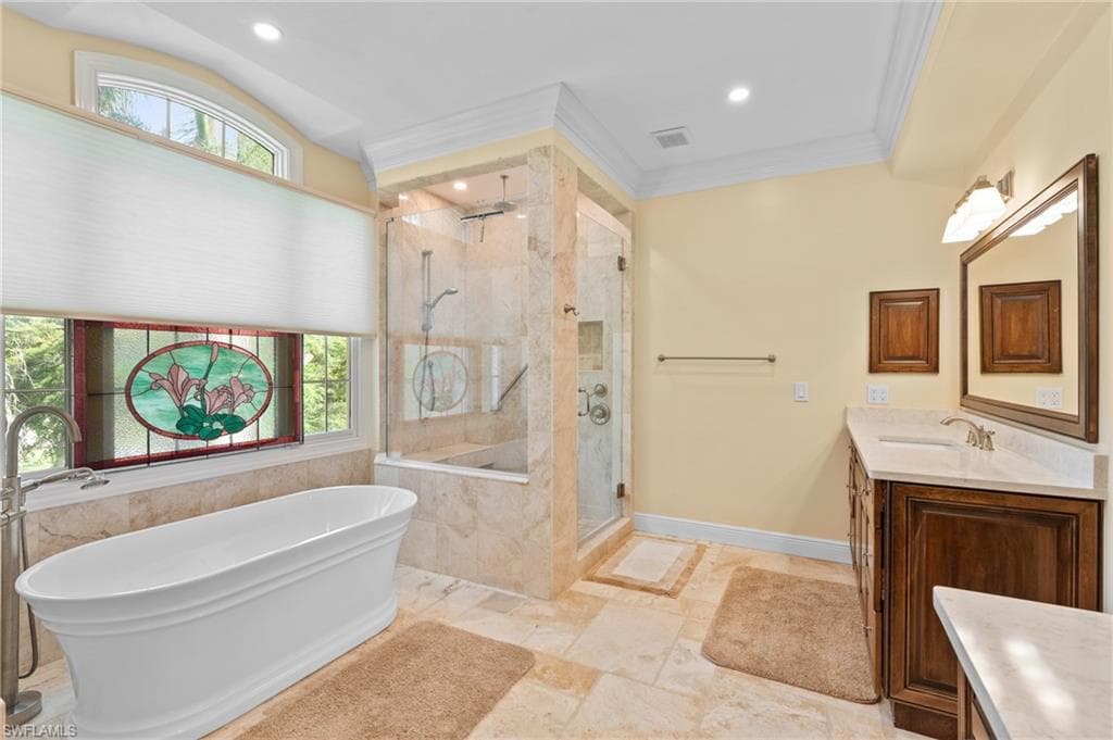 5701 Harborage DR, FORT MYERS FL 33908-24