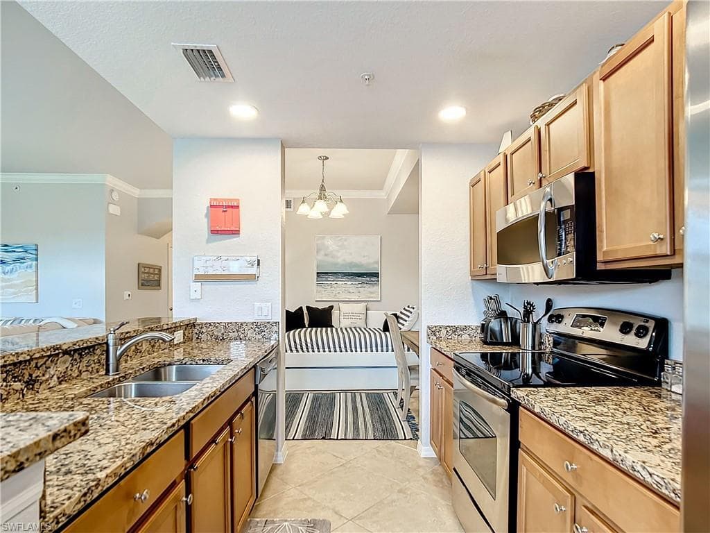 9715 Acqua CT # 127, NAPLES FL 34113-15