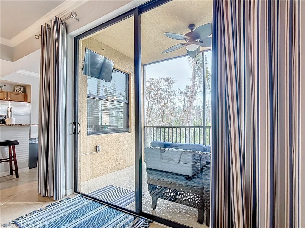 9715 Acqua CT # 127, NAPLES FL 34113-27