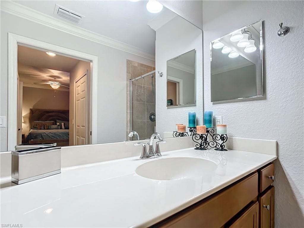 9715 Acqua CT # 127, NAPLES FL 34113-32