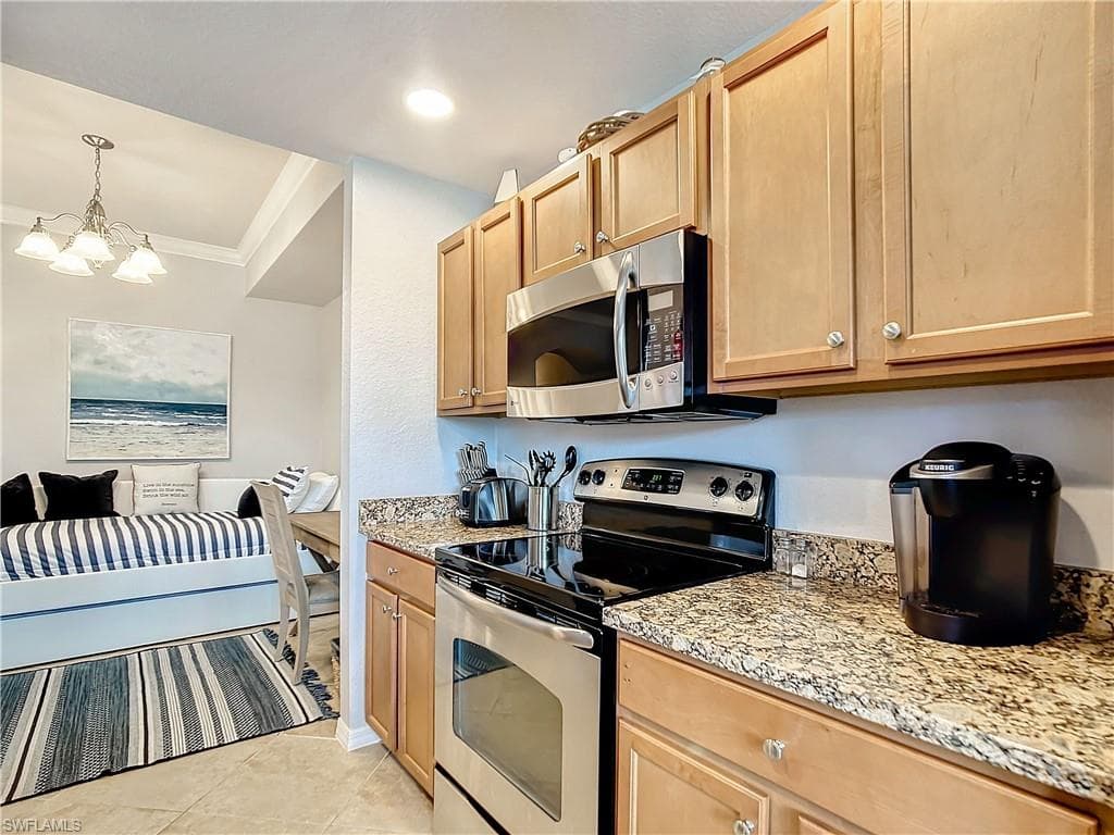 9715 Acqua CT # 127, NAPLES FL 34113-14