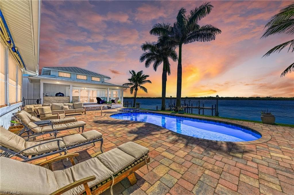 3790 Peace River DR, PUNTA GORDA FL 33983-2