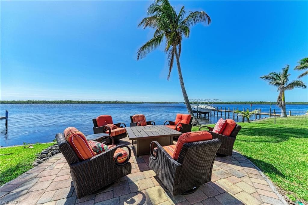 3790 Peace River DR, PUNTA GORDA FL 33983-40