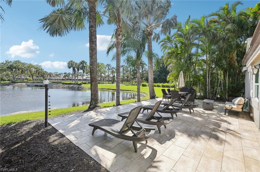 518 Cormorant CV, NAPLES FL 34113-32