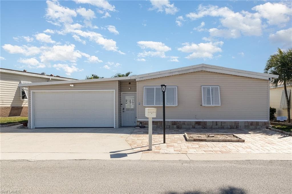 11181 Azalea LN, FORT MYERS BEACH FL 33931-31