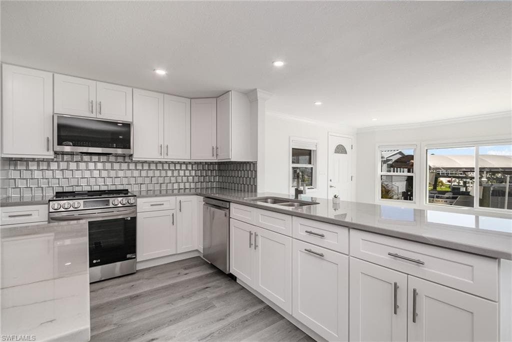 11181 Azalea LN, FORT MYERS BEACH FL 33931-27