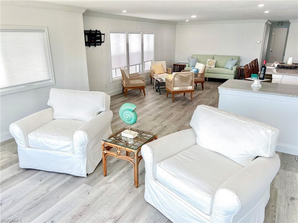 11181 Azalea LN, FORT MYERS BEACH FL 33931-9