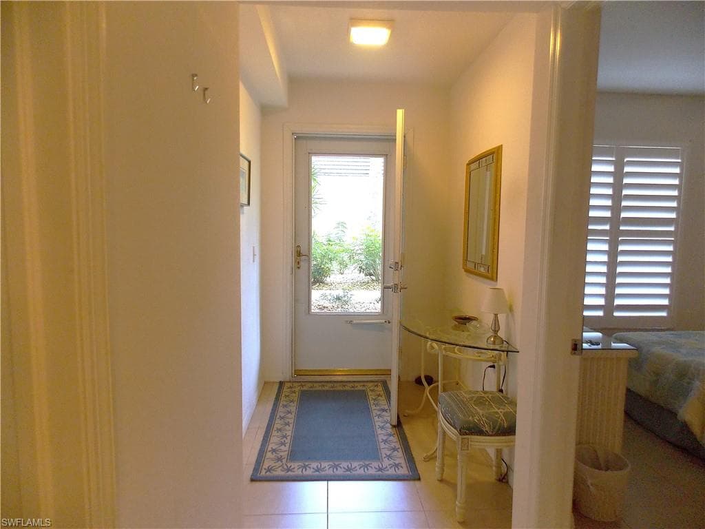 15475 Cedarwood LN # 104, NAPLES FL 34110-1