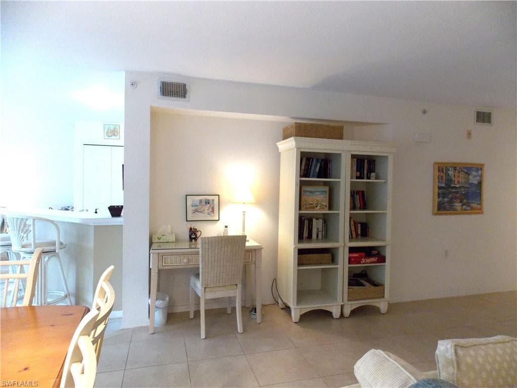 15475 Cedarwood LN # 104, NAPLES FL 34110-5