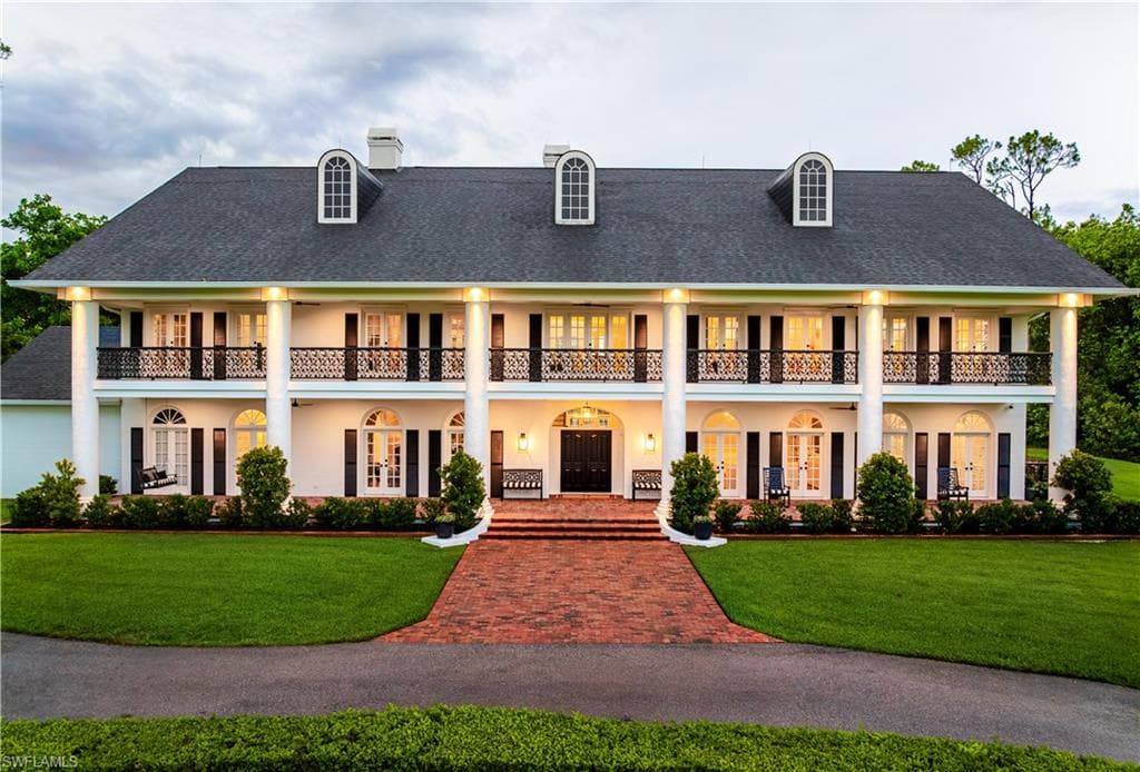 13189 VALEWOOD DR, NAPLES FL 34119-1